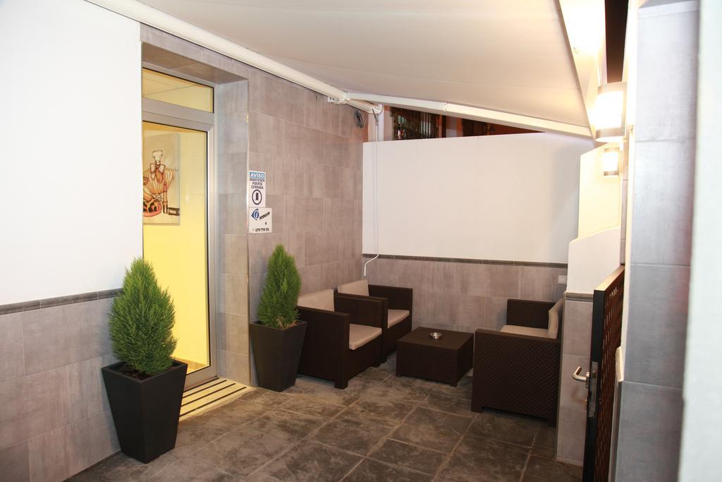 Hostal Dona Manuela Малага Екстериор снимка